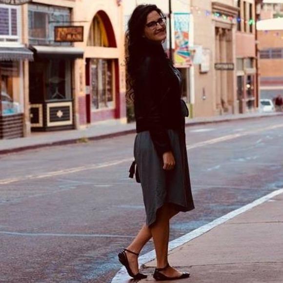 Meet your Posher, Colleen - Picture 1 of 1